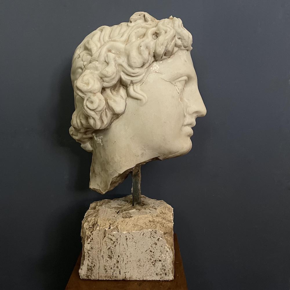 frammento testa greca classica