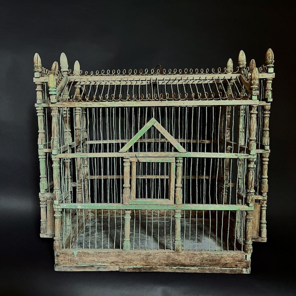 grande antica gabbia per uccelli