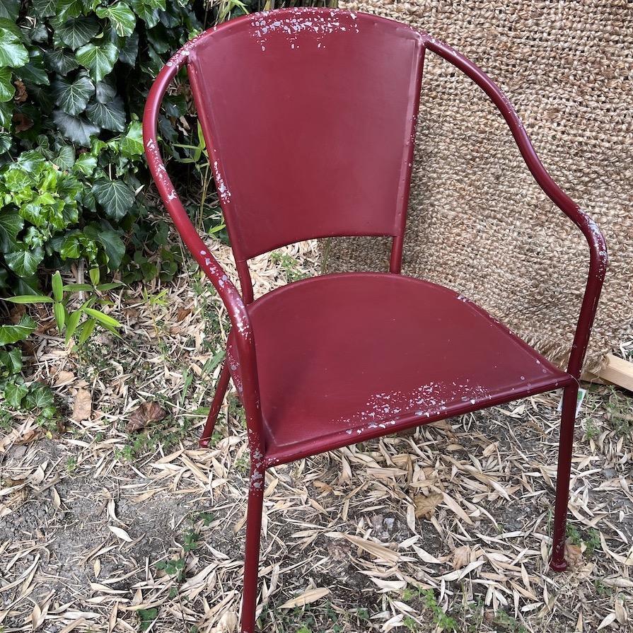 sedie-ferro-rosso-giardino