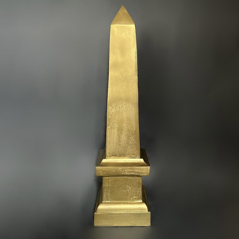 grande obelisco dorato